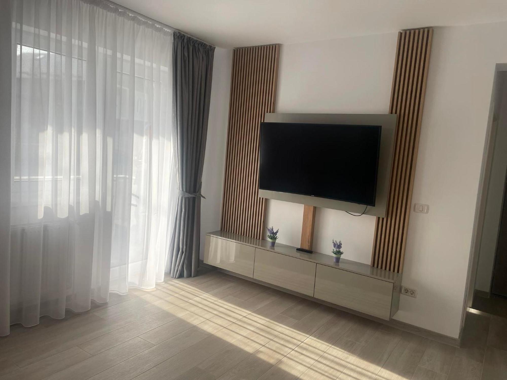 Luxury Apartment 皮特什蒂 外观 照片